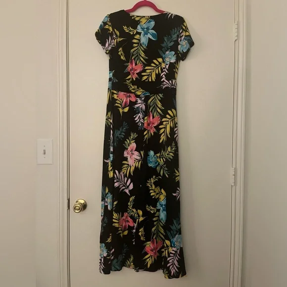 Floral Maxi Dress - Picture 6 of 7